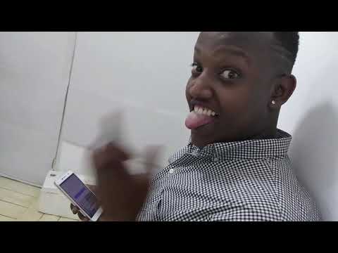 Kiki Touré dans les locaux d'Akeza.net