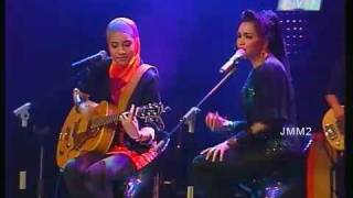 Download lagu Siti Nurhaliza & Yuna - Dan Sebenarnya (live) mp3