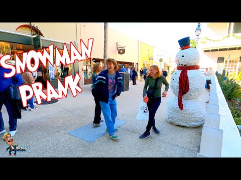 SNOWMAN PRANK!! SCARY SNOWMAN FUNNY!