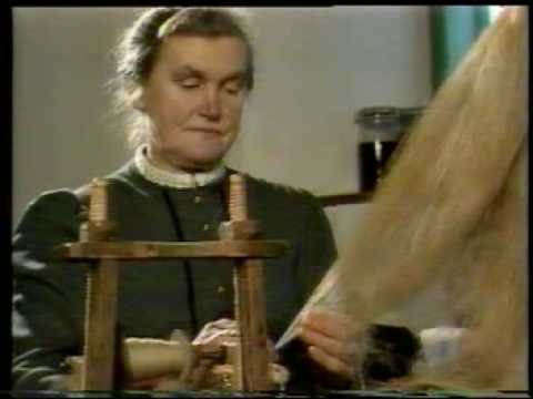 Flachs spinnen am Spinnrad, Mühlviertel