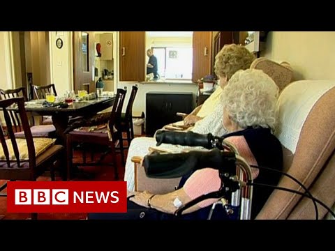 冠狀病毒:超過11,000人死於護理院 - BBC新聞報道 (Coronavirus: More than 11,000 deaths in care homes - BBC News)