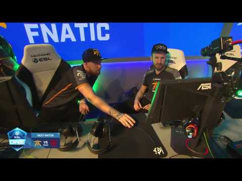 Olofmeister showing Krimz his cheats ¦ ESL One Cologne 2016