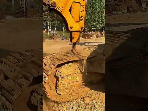 Как экскаватор в считанные секунды очищается от засохшей грязи! 😱🚜