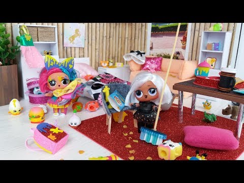 Barbie Doll Lol Surprise Family Morning Routine - Cleaning a dream house with lol dolls.