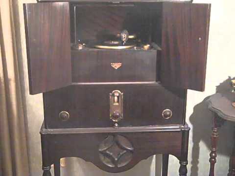 TED LEWIS - SHE LOVES ME - ROARING 20'S VICTROLA RADIOLA