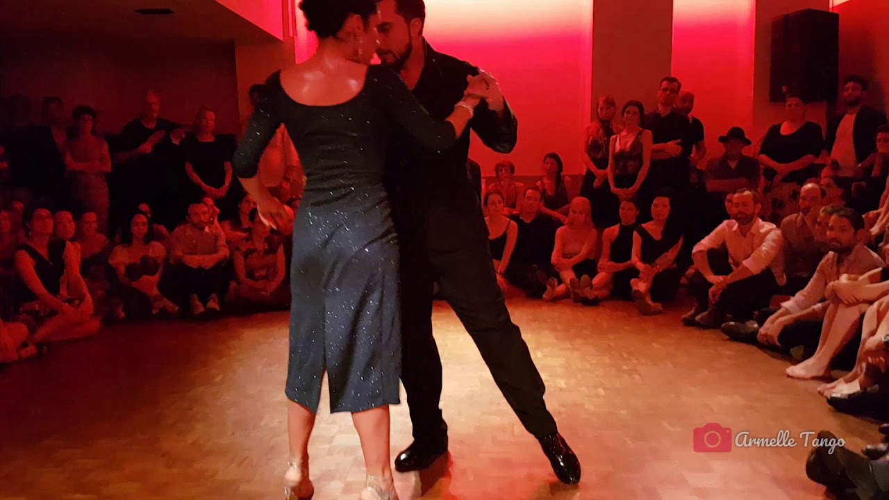 Video thumbnail for Jonathan Saavedra & Clarisa Aragón ❤ Arrabal (Osvaldo Pugliese) @ Paris - Milonga El Garrón