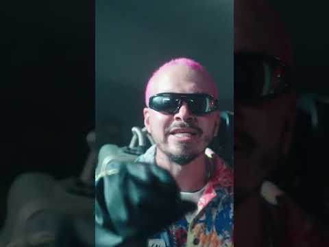 @Sech y @jbalvin apagándole la luz al niño es lo mas Halloween que he visto😂🎃 #sech #jbalvin