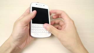 How to Take Off and Attach the Back Cover on Blackberry Q10