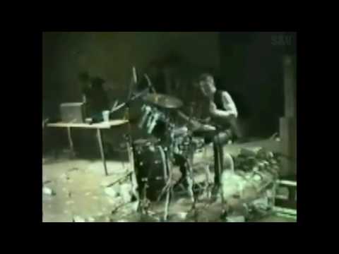 Deutsch Amerikanische Freundschaft - Der Mussolini (HD music video 1981)