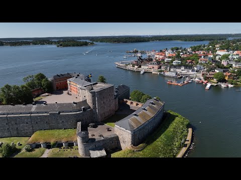 Summer Bliss: Boating though the Stockholm Archipelago. Exploring Vaxholm, Grinda and Lökholmen