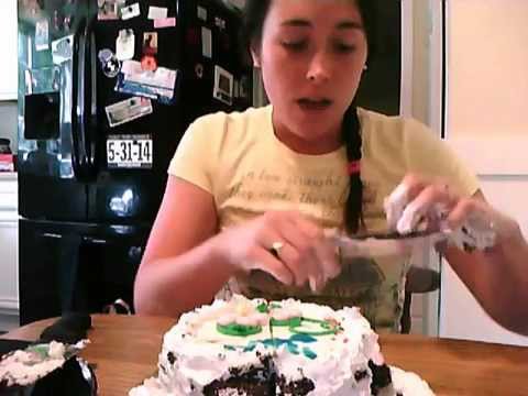 The Scientific Way To Cut an American Cake