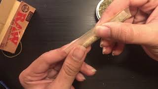 How to Roll A Joint For Beginners - RAW Paper with NO FILTER | PriRolls