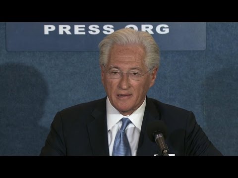 Trump's lawyer accuses Comey of disclosing "privileged communications"