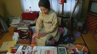 Tokyo&#39;s oldest geisha, 90, vows to work until she dies