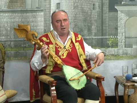 Petar Sisovic - Moracki hajduci - (LIVE) – Guslarsko jutro - (TV Duga Plus 2016)