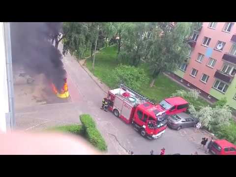 Płock - podpalony śmietnik na Skarpie -  26-05-2017
