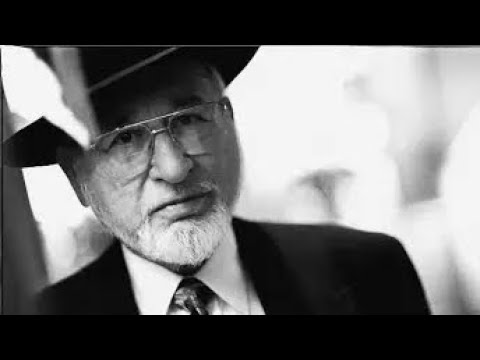 Ben Zion Shenker sings his Mimkomecha