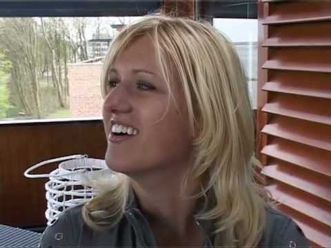 Britt en Ymke reizen de wereld rond