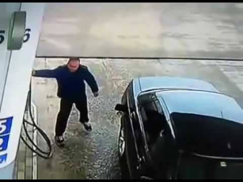 Заправить автомобиль - это непростая задача