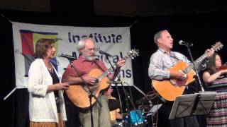 The Uliners & Magpie Perform Woody Guthrie's "This Land is Your Land" Uncut Version