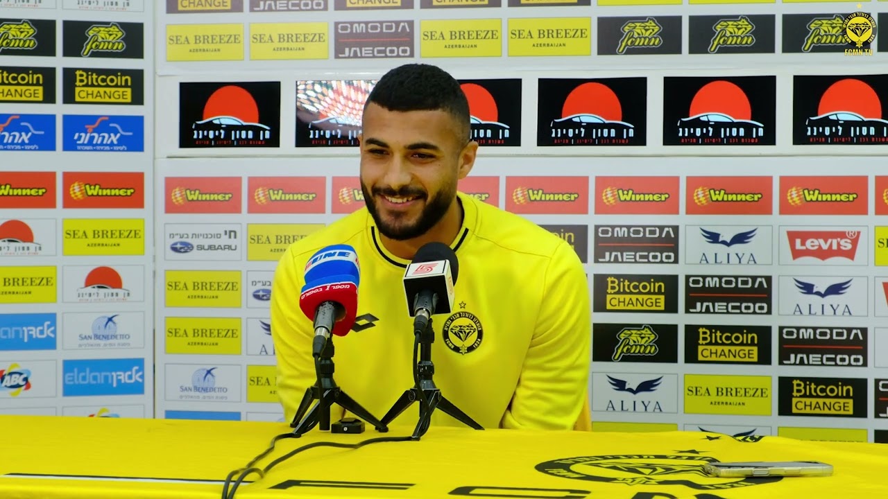 כארם ג'אבר במסיבת העיתונאים לפני המשחק מול הפועל ירושלים
