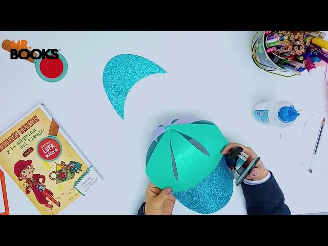 Vídeo relacionado con HEAWAA 5Pcs Accesorios de Disfraz de Detective, Accesorios para Disfraz de Sherlock Holmes con Sombrero de Detective Gafas de Bigote Falso Lupa Pajarita Detective para Cosplay