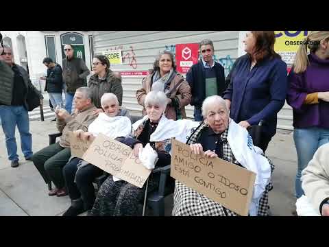 Manifestação de polícias a caminho do Parlamento