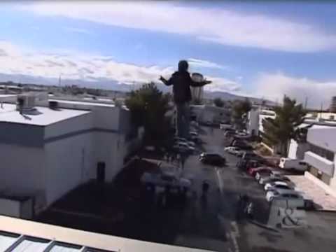 Criss Angel - Mindfreak - Flying one 2 another building -uploaded by streeetboy.avi