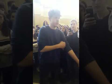 Freestyle epico a scuola