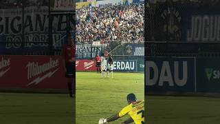 Marcos Calazans tocou por cobertura e fez um golaço, o terceiro do Verdão. North 2x3 Uberlândia