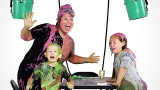 Desmond&#39;s Family Gets Slimed! | Partners in Slime | HiHo Kids