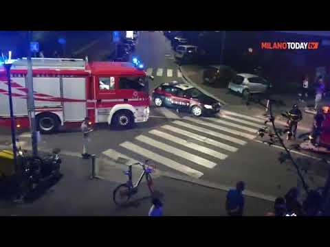 Uomo minaccia di uccidersi: la folla lo incita a buttarsi