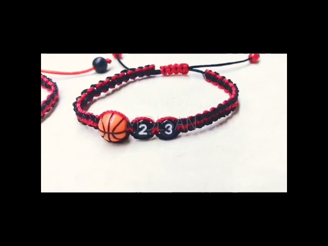 Vídeo relacionado con TEAMER Pulsera Baloncesto Baloncesto Pulsera de doble cadena de acero inoxidable de moda el deporte de la bola de joyería para los amantes del baloncesto (Plata)