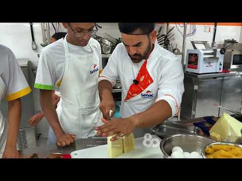 Vídeo: Chef internacional egresso do Senac SE compartilha experiência com alunos de auxiliar de cozinha