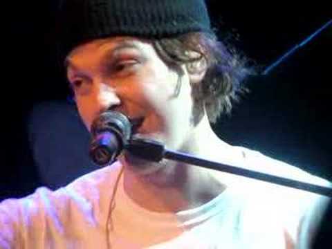 Few Drinks to Fall in Love video
