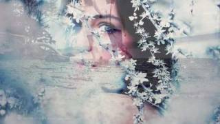 Dame tu ojos/ Give me your eyes/ Dá-me teus olhos.