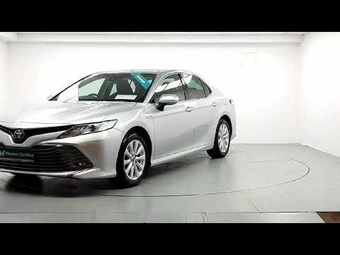 Toyota Camry Hybrid  Automatic - Image 2