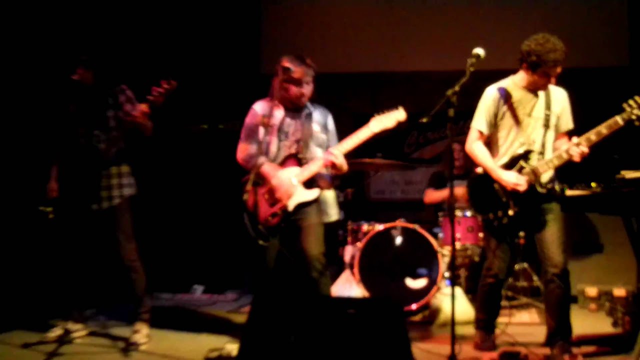 NEXTDOOR- DeVe live @ Cirivello's