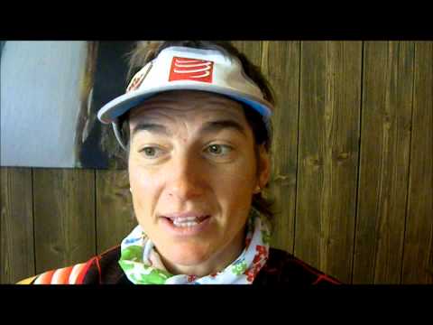 Emma Roca entrevistada por Mayayo tras hacer 3ª UTMB2012 para Carrerasdemontana.com