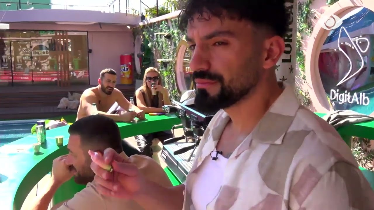 “Të pëlqeu kënga”/ Vserlo ironizon Valbonën duke i kënduar këngë