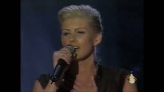 Faith Hill - You&#39;re Still Here (live)