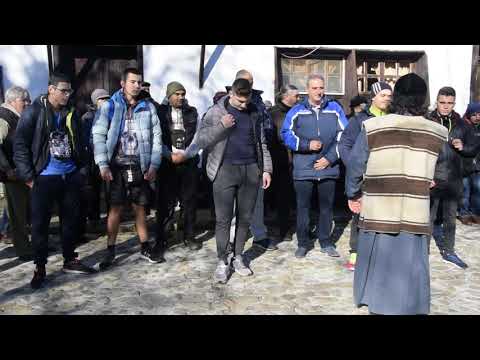 ХВЪРЛЯТ КРЪСТА НА ЙОРДАНОВДЕН В БЕНТ НА СЛАВЕЕВА РЕКА