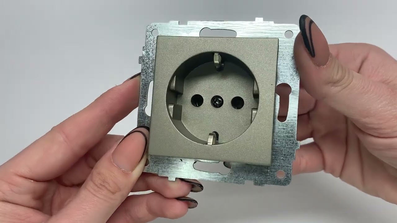 Розетка одинарная с/з OVIVO Grano антрацит (600-000313-217)