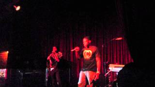 Cobe Obeah ft. Nneka - True Colors (Hotel Cafe performance)