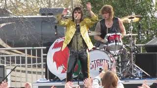 The Struts Complete PUT YOUR HANDS UP+THESE TIMES ARE CHANGING at Radio 104.5 Winter Jawn (1/27/18)