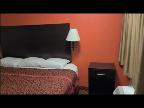 Days Inn Overland Park KS. room tour/review