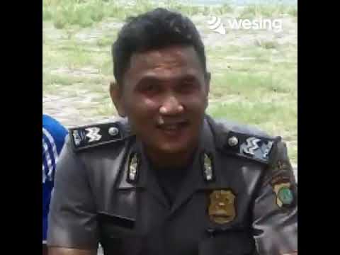 Cahaya Bulan Di Air Tenang