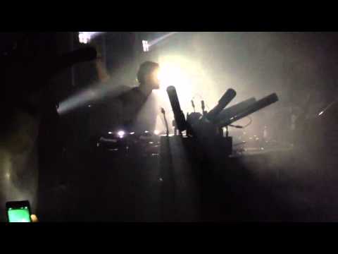 Axwell @ Noxx Antwerp playing "the Wave" (Thomas Gold Rem