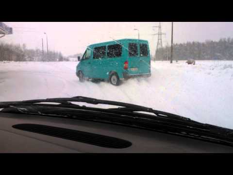 MB 212D 2.9 Turbo Diesel Aizkraukle drift session Kalngali