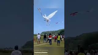 Download lagu Layangan kuda terbesar #shorts mp3